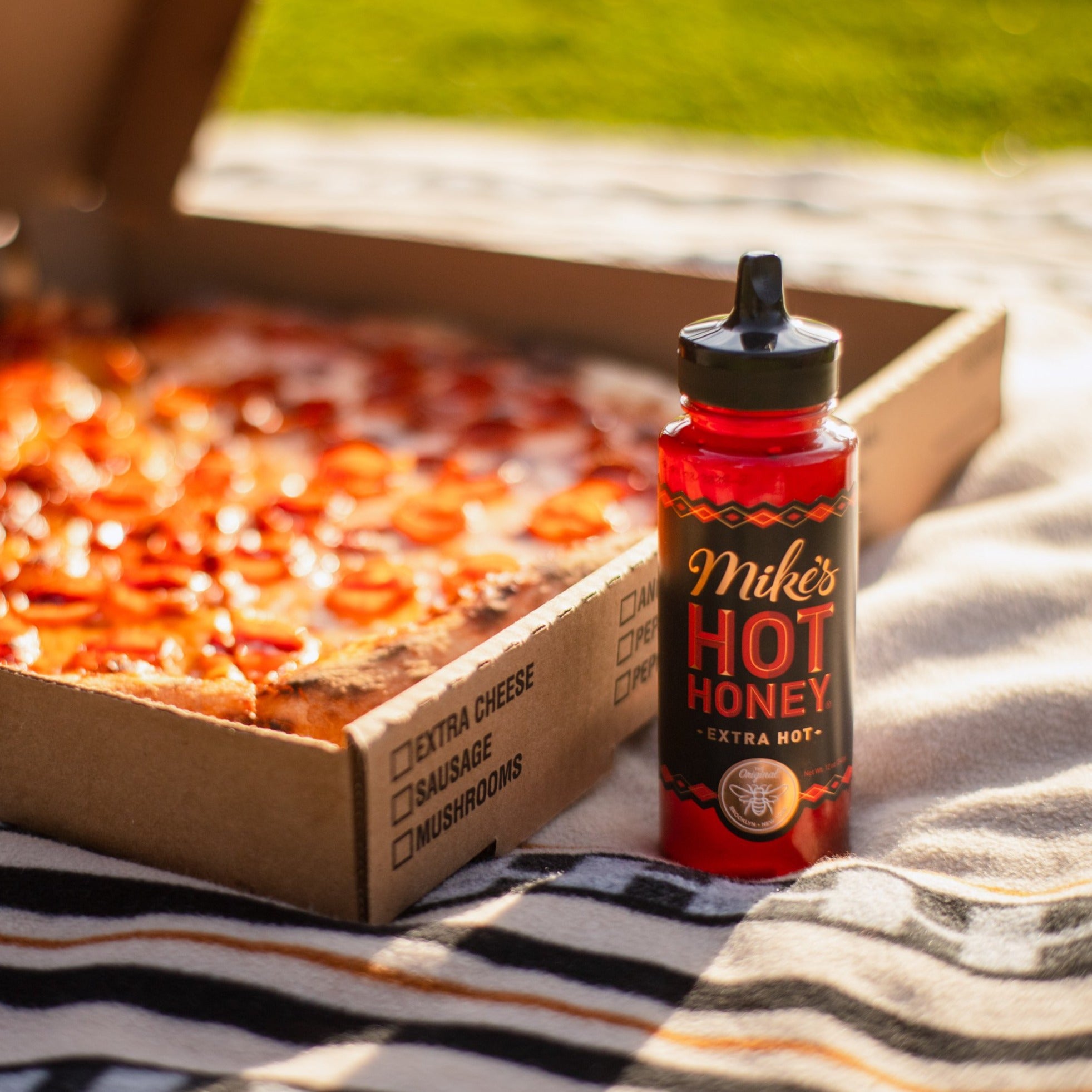 12oz Extra Hot Honey Sauce – Mike's Hot Honey